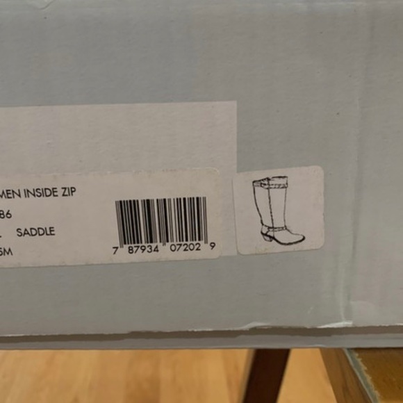 Frye - Picture 4 of 6